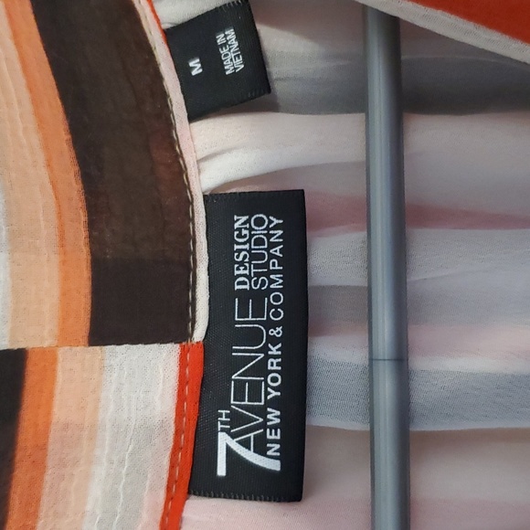 NWT New York and Co striped sleeveless V neck tie in front - Picture 2 of 9